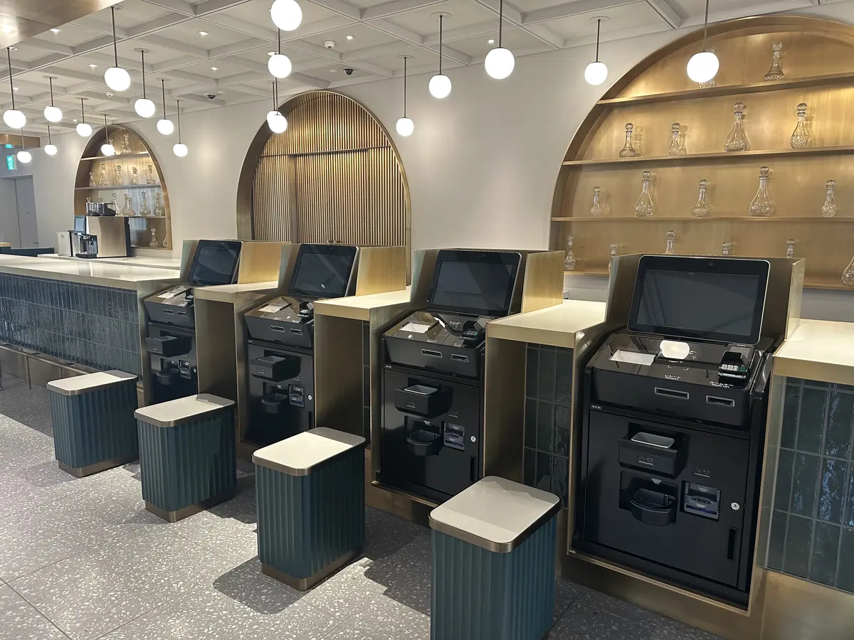 店舗什器の施工事例(アーチ型カウンター)
